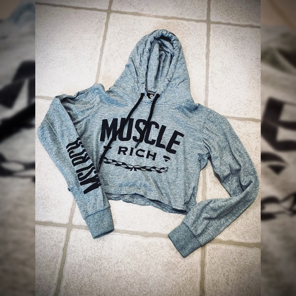 Crop Top Hoodie - Picture 2 of 5